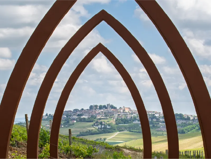Les Veillants à Chavignol : l'œuvre de la Côte des Monts Damnés