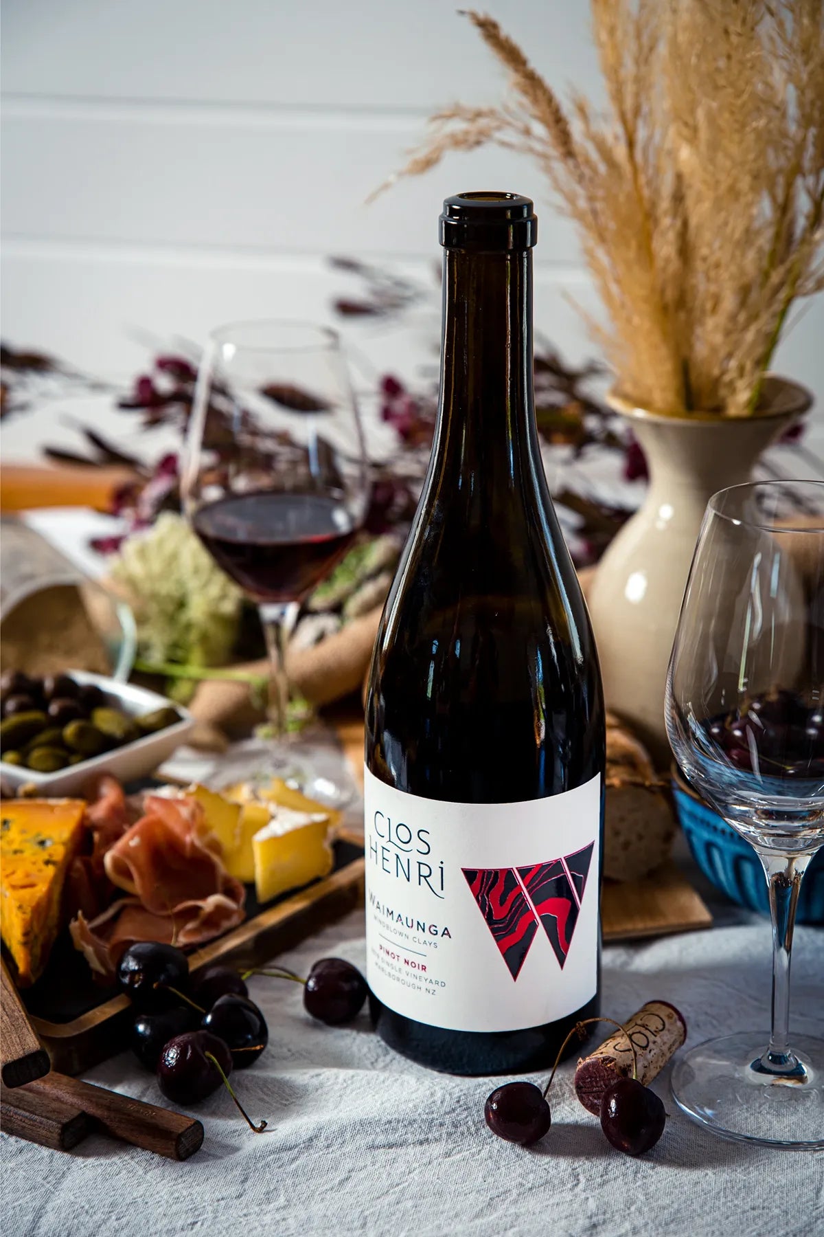 Vue détaillée 3 du Vin rouge "Waimaunga" Pinot noir 2023 - Réf 70779547484500